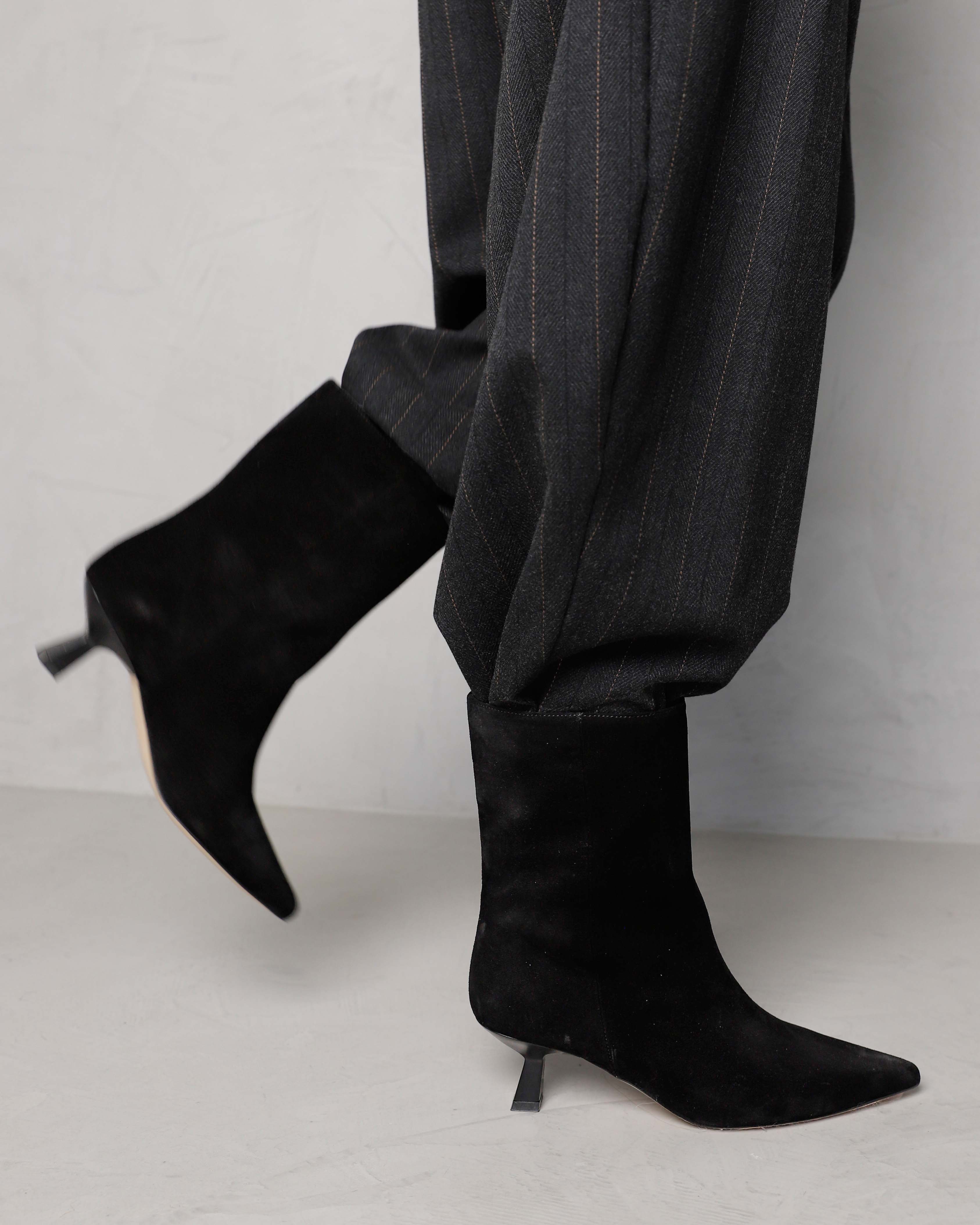 Suzy Vada - Image 6